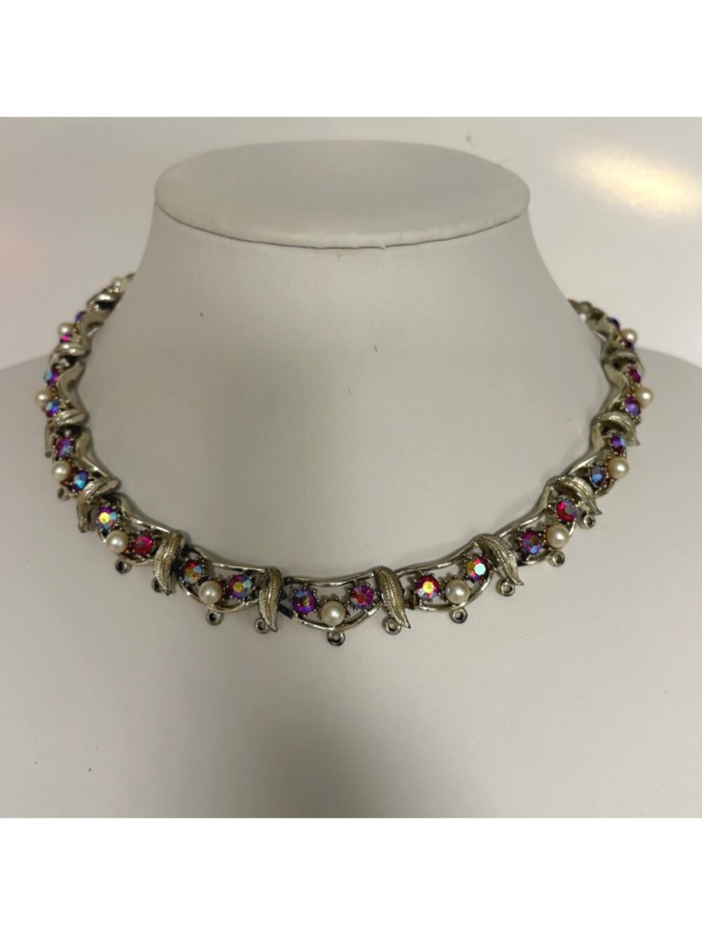 Coro Red AB Rhinestone Faux Pearl Silver Tone Choker Necklace Leaf Accents VTG